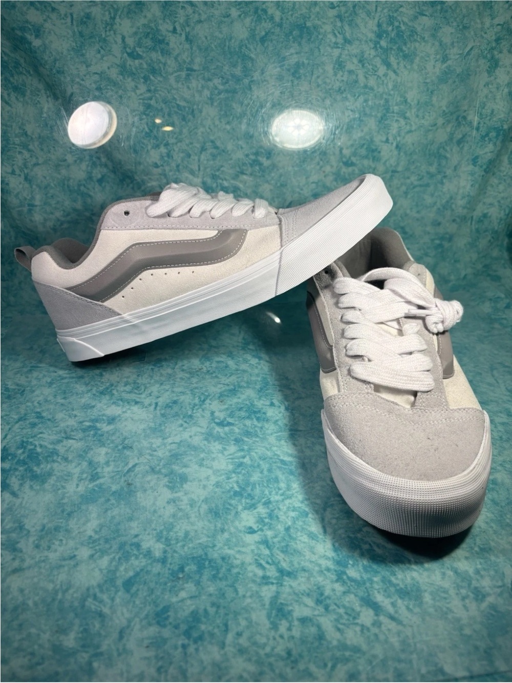 Vans Knu Skool Men’s Gray Low Top Chunky Suede Skate Shoes Size 13